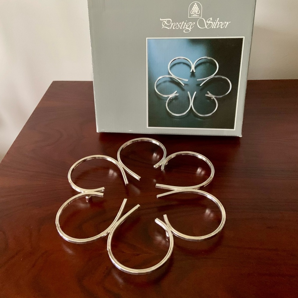Birks Prestige silver-plated trivet